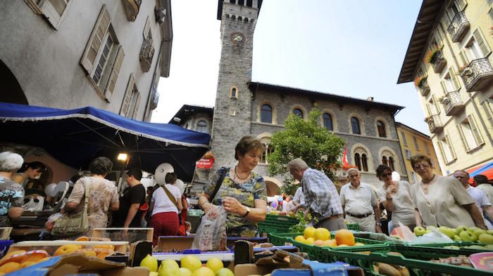 Der Wochenmarkt in Bellinzona.