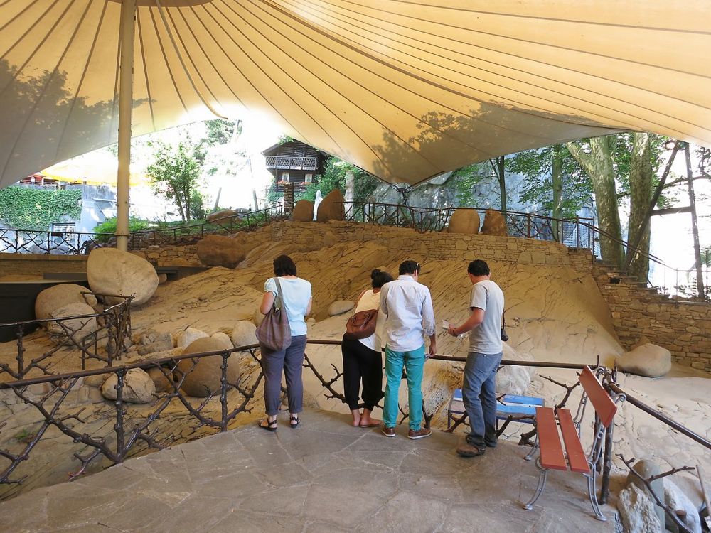 Der Gletschergarten ist ein Besuchermagnet seit 1873. Damals fand die Familie Amrein-Troller bei Bauarbeiten für einen Weinkeller die «Gletschertöpfe» unter ihrem Haus, die später freigelegt wurden.