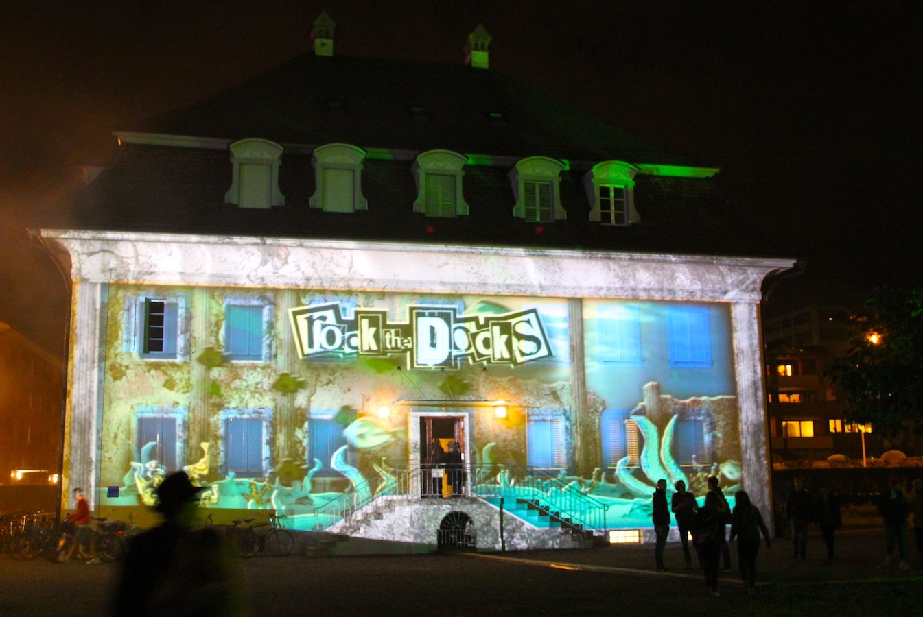 Das alte Bürgerspital auf der Schützenmatt in Zug: Backstage für Rock the Docks.