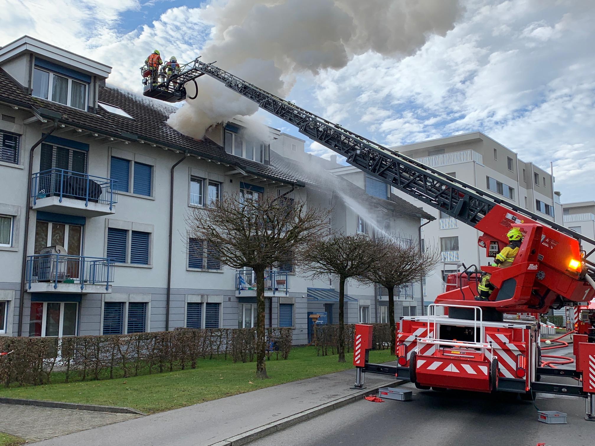 Nach Brand In Steinhausen: Wohnung Nicht Mehr Bewohnbar Zentralplus